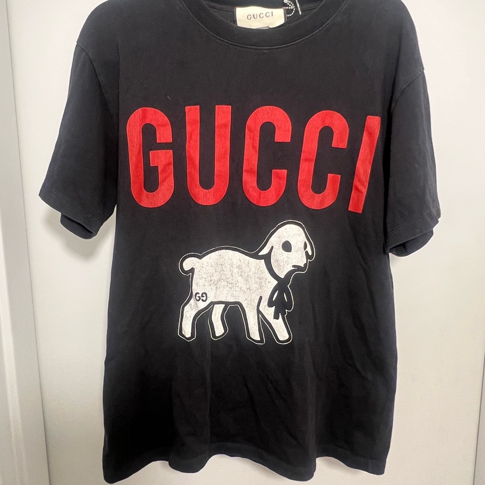 Gucci Unisex Black Tee with Red Lettering and White Lamb